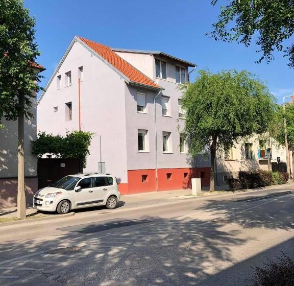 Апартаменты 1 Спальня, Alpesi Apartman Downtown