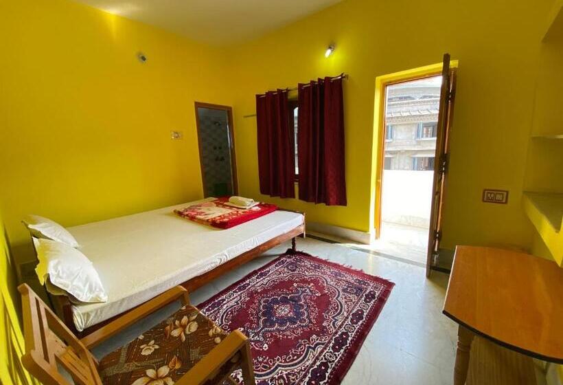 חדר סטנדרט עם מרפסת, Rahul Guest House