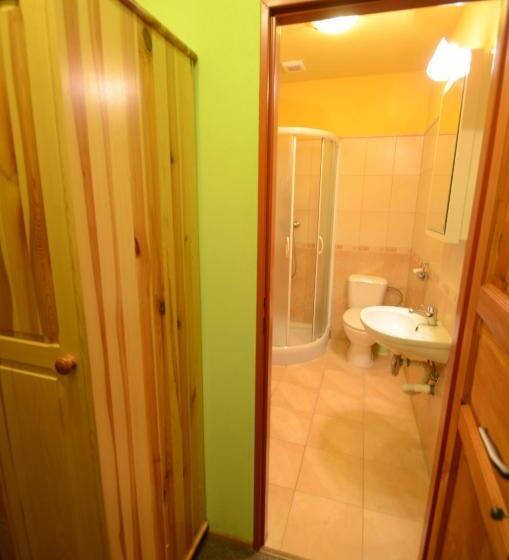 חדר יחיד בסיסי, Salas Partizanske