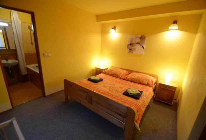 דירת חדר, Salas Partizanske