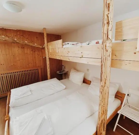 Chambre Familiale, S´amagmach
