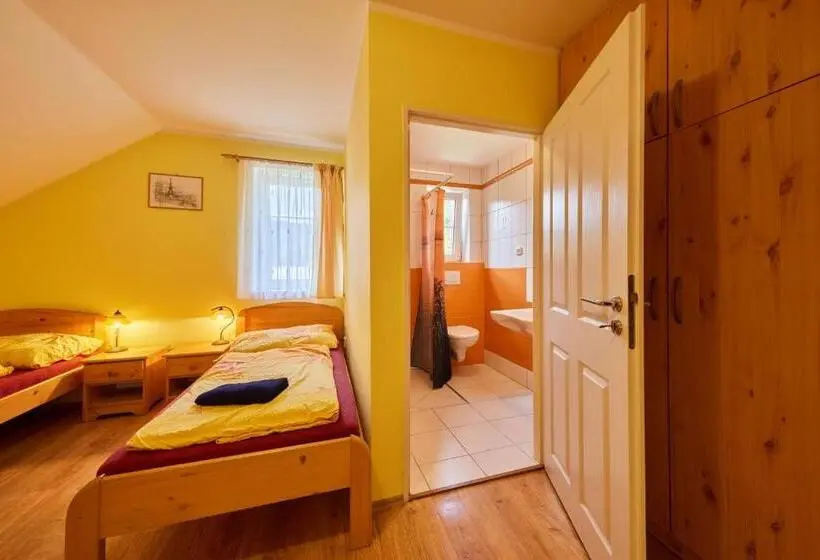 Standard Kolmen Hengen Huone, Apartmány Eva