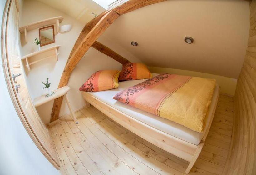 اتاق استاندارد با سرویس بهداشتی مشترک, Guest House Kraljev Hrib