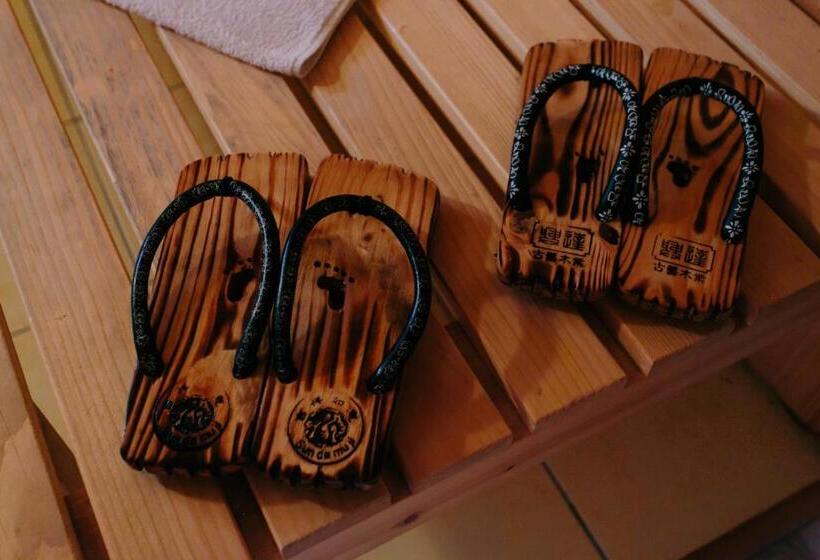 کلبه ییلاقی, Guest House Kraljev Hrib