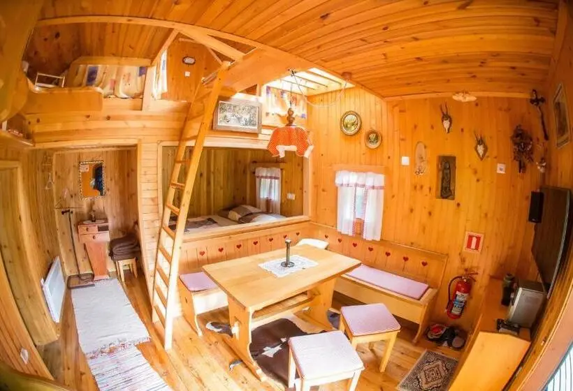 کلبه ییلاقی, Guest House Kraljev Hrib