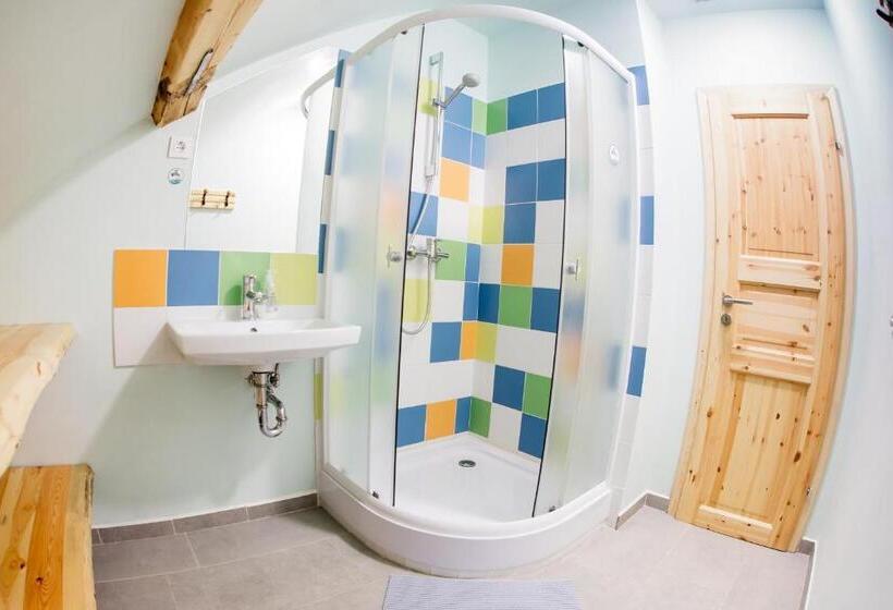 غرفة عائلية حمام مشترك, Guest House Kraljev Hrib