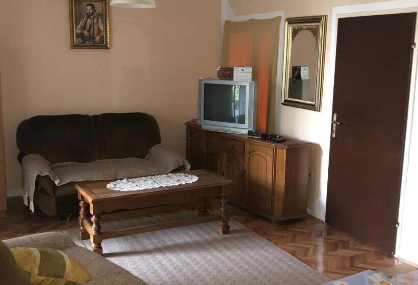 اتاق راحتی سه تخته, Guest House Plima 2