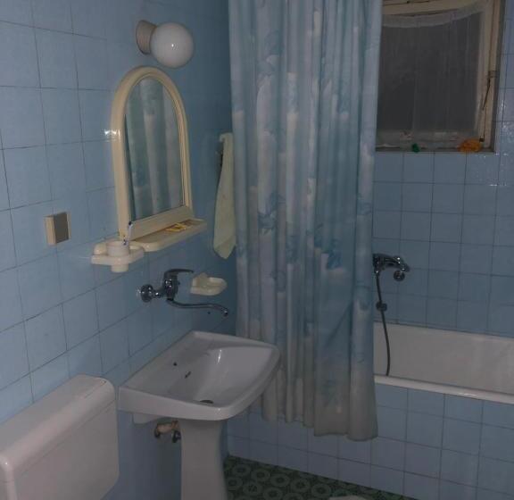 اتاق راحتی سه تخته, Guest House Plima 2