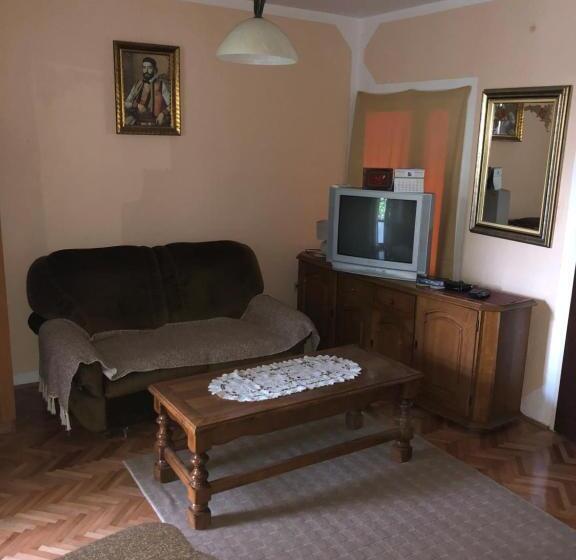 اتاق راحتی سه تخته, Guest House Plima 2