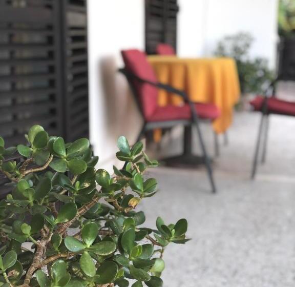 اتاق راحتی سه تخته, Guest House Plima 2