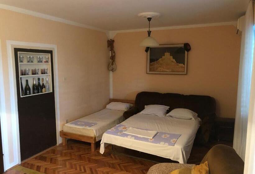 اتاق راحتی سه تخته, Guest House Plima 2