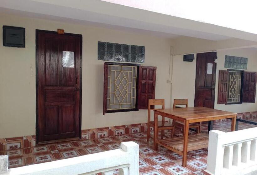 标准间带阳台, Meexai Guesthouse