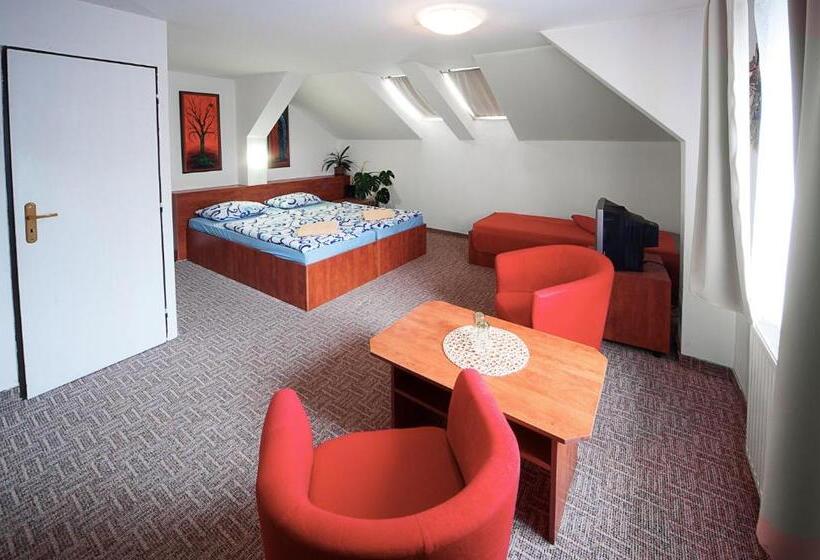 חדר סטנדרט לשלושה, Penzion Habrovická Bašta