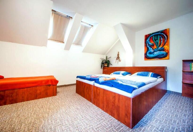 חדר סטנדרט לשלושה, Penzion Habrovická Bašta