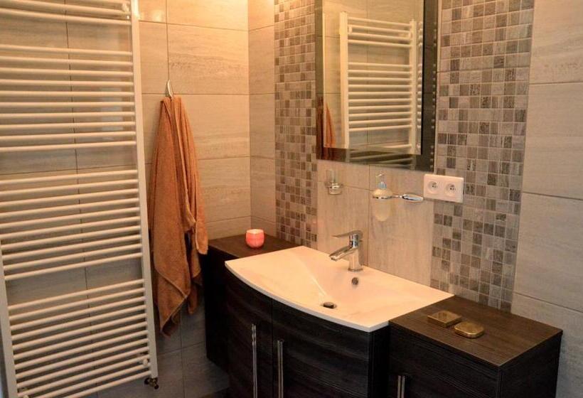 Апартаменты 1 Спальня с Балконом, Penzion Veronika