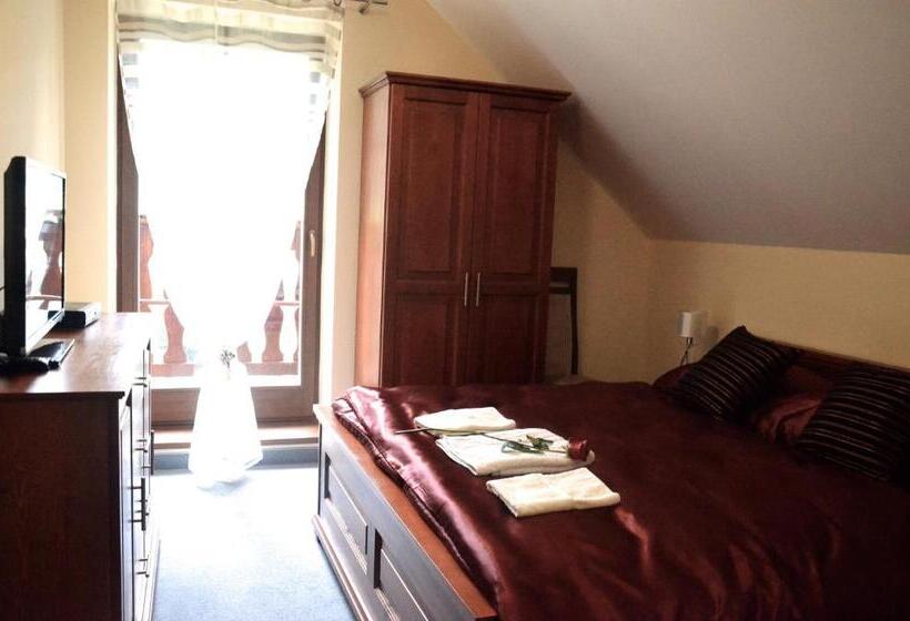 Номер Стандарт с Балконом, Penzion Veronika