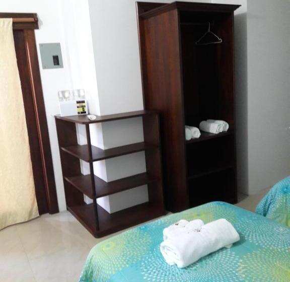 חדר סופריור לשלושה, Starfish