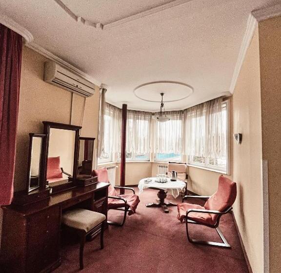 스위트, Pensiunea Curtea Bavareza