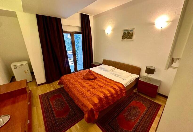 חדר סטנדרט לשלושה, Pensiunea Rasnoava