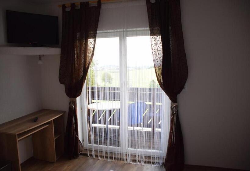 Номер Стандарт Вид на Горы, Harmonie Stüberl