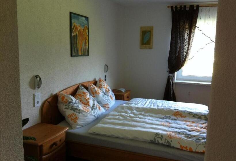 Номер Стандарт Вид на Горы, Harmonie Stüberl