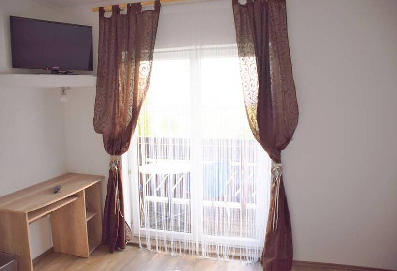 Семейный Номер, Harmonie Stüberl