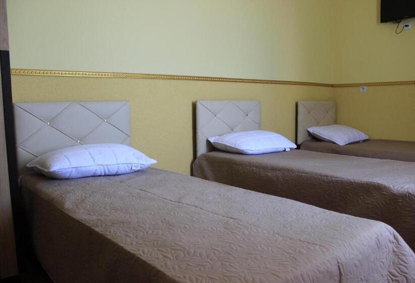 اتاق سوپریور سه تخته, Kvariati Grand Guest House