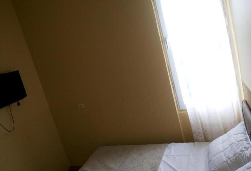 اتاق سوپریور با بالکن, Kvariati Grand Guest House