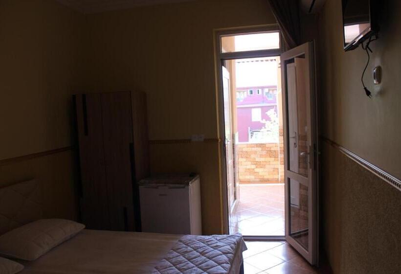 اتاق سوپریور چهار تخته, Kvariati Grand Guest House