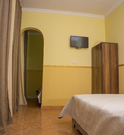 اتاق سوپریور چهار تخته, Kvariati Grand Guest House