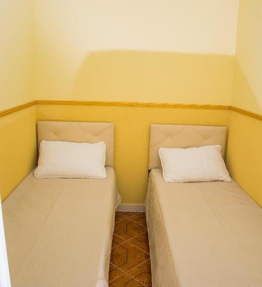 اتاق سوپریور چهار تخته, Kvariati Grand Guest House