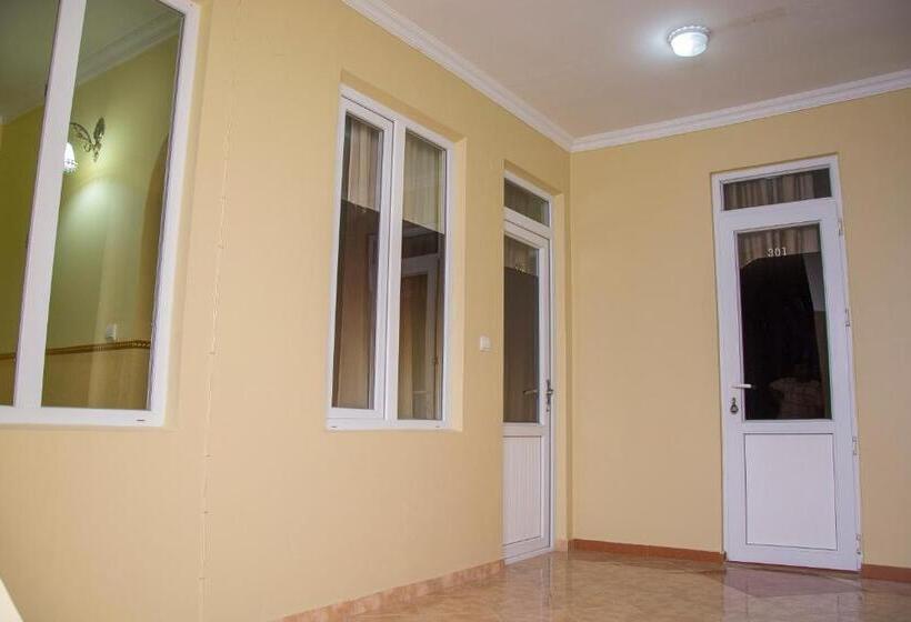 اتاق سوپریور چهار تخته, Kvariati Grand Guest House