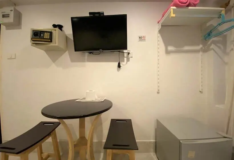 اتاق استاندارد سه نفره, Som Guesthouse
