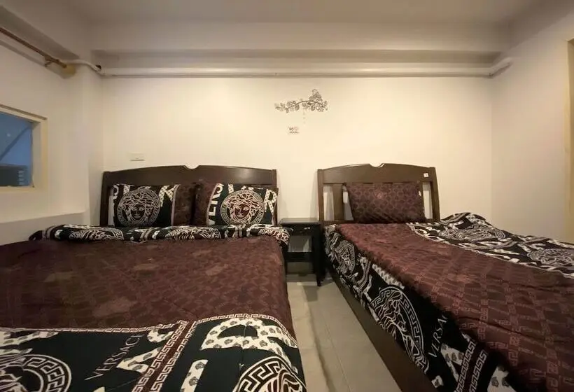 اتاق استاندارد سه نفره, Som Guesthouse