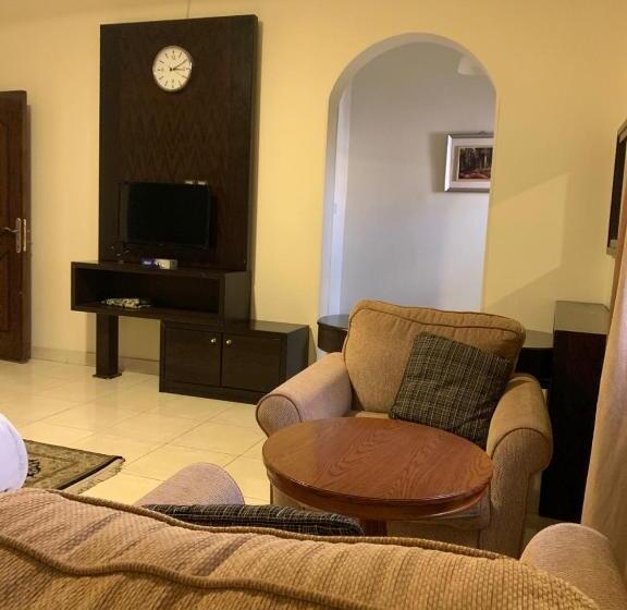 דירת שלושה חדרים, منازل بجيلة للاجنحة الفندقية Manazel Begela Hotel Apartments