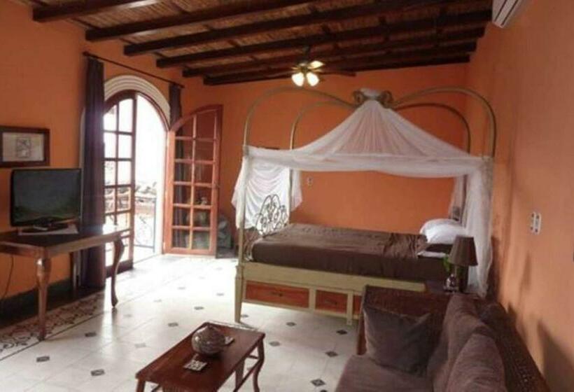سوییت با چشمانداز استخر, Casa Cubana Granada Nicaragua