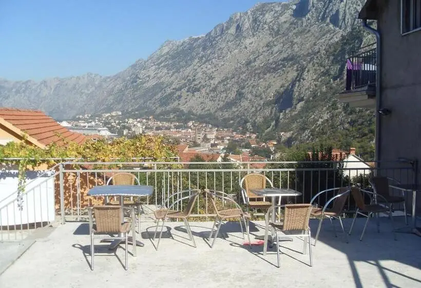 Triple Room Sea View, Guest House Sandra