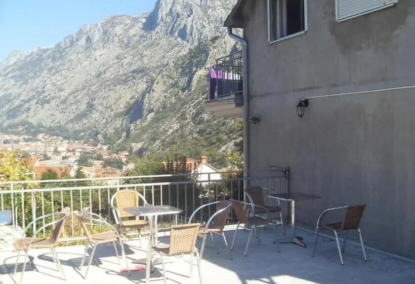اتاق استاندارد سه نفره, Guest House Sandra