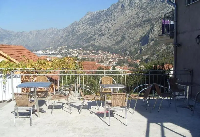 اتاق استاندارد سه نفره, Guest House Sandra