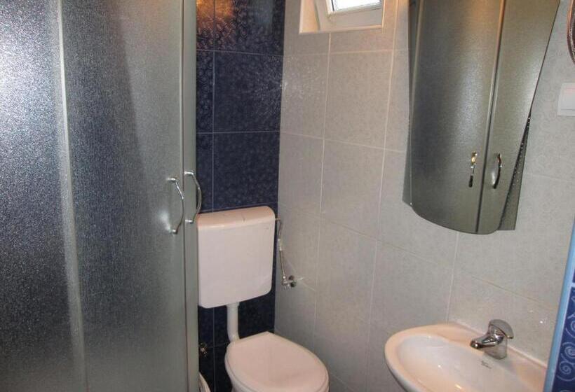 اتاق استاندارد سه نفره, Guest House Sandra