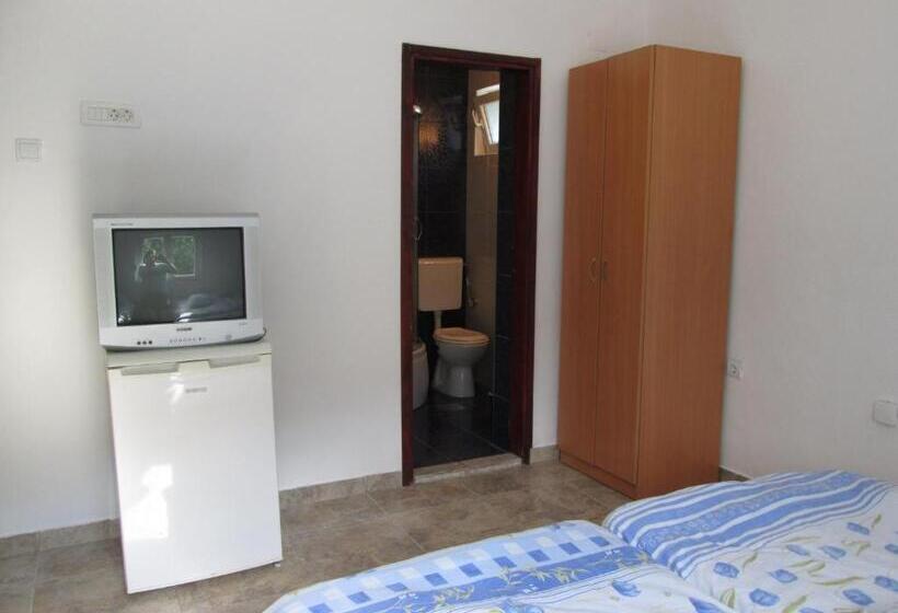 اتاق استاندارد سه نفره, Guest House Sandra