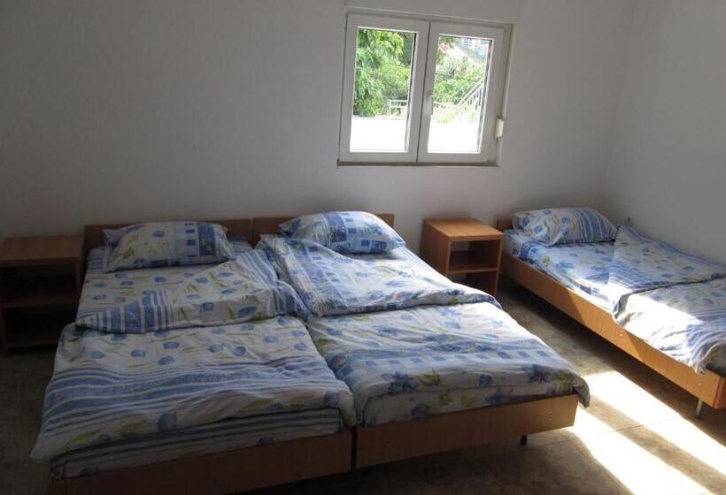 اتاق استاندارد سه نفره, Guest House Sandra