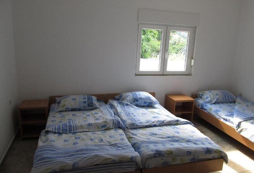 اتاق استاندارد سه نفره, Guest House Sandra