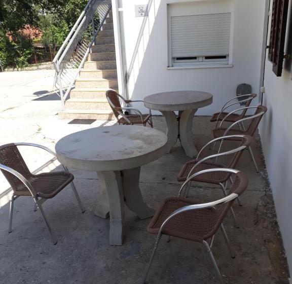 اتاق استاندارد چهار تخته, Guest House Sandra