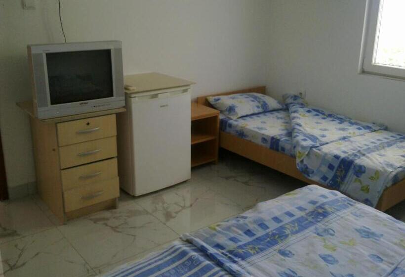 Triple Room Sea View, Guest House Sandra