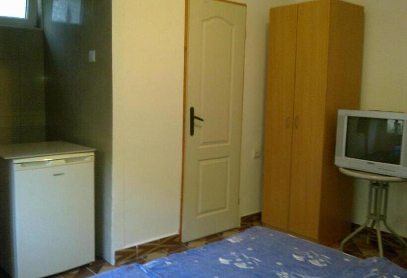 اتاق استاندارد, Guest House Sandra