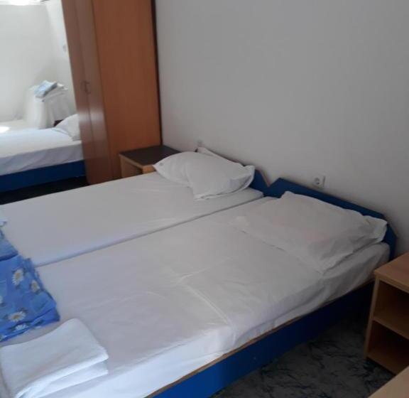 اتاق استاندارد چهار تخته, Guest House Sandra