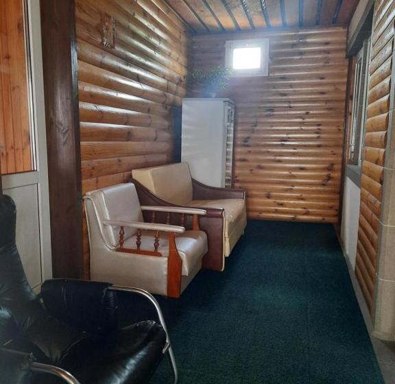 اتاق استاندارد با سرویس بهداشتی مشترک, Kitech Guest House