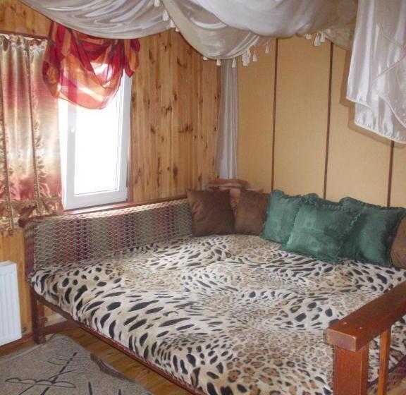 اتاق استاندارد با سرویس بهداشتی مشترک, Kitech Guest House