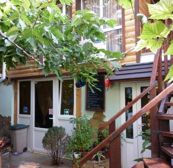 اتاق استاندارد با سرویس بهداشتی مشترک, Kitech Guest House